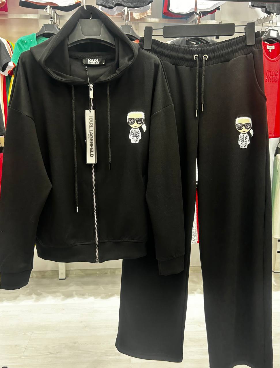 Γυναικείο σετ φόρμας Karl Lagerfeld